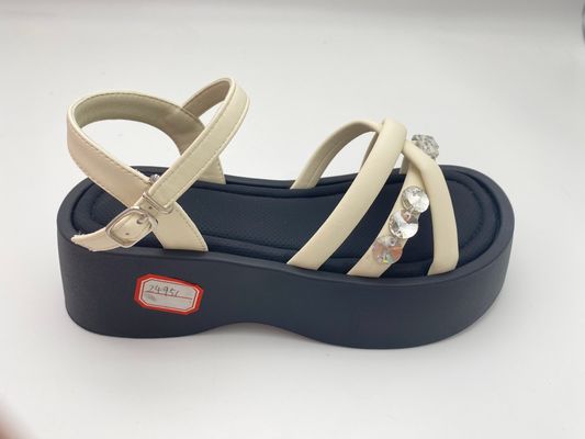 Mujeres sandalias blancas de fondo con piedra de alfombra de color puro y cuero genuino